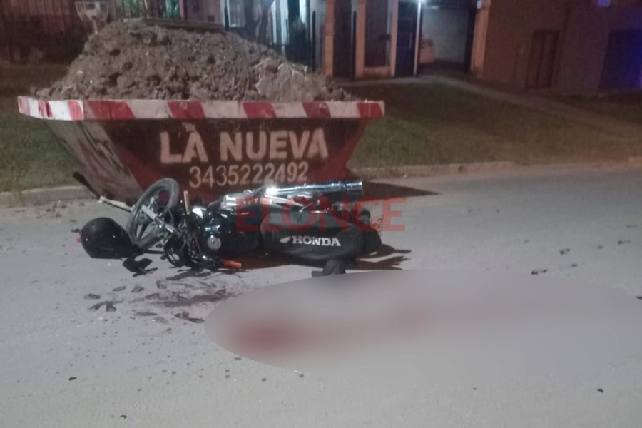 Un joven permanece internado tras chocar contra un contenedor en Paran&aacute; (foto Elonce)