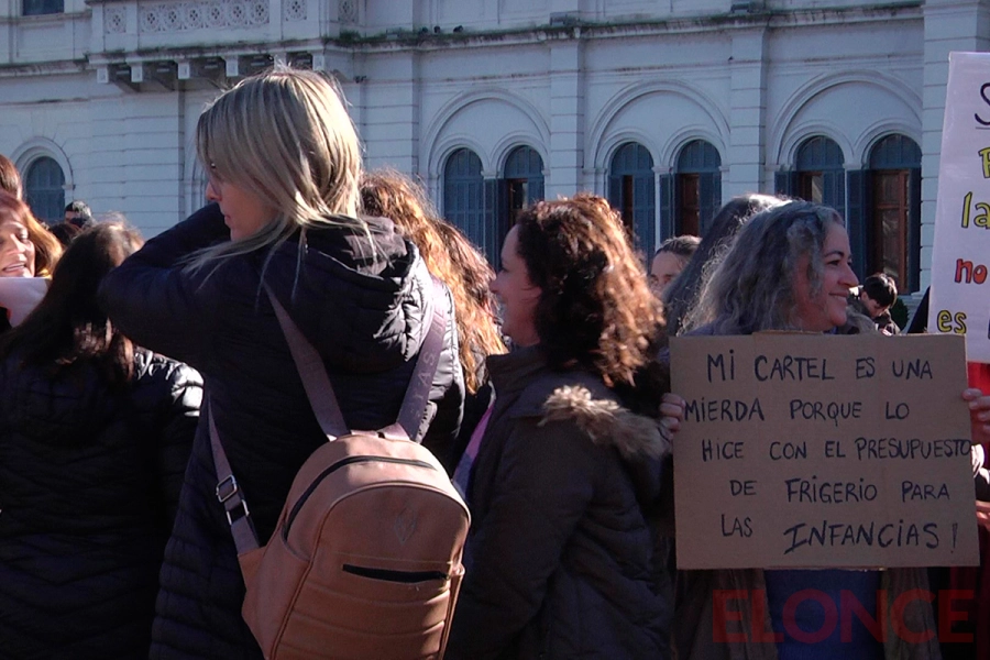 Protestas de UPCN frente a Casa de Gobierno (foto Elonce)
