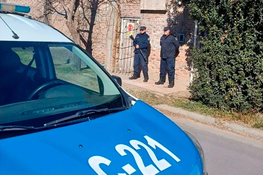 Allanamiento en la casa del supuesto ladr&oacute;n.