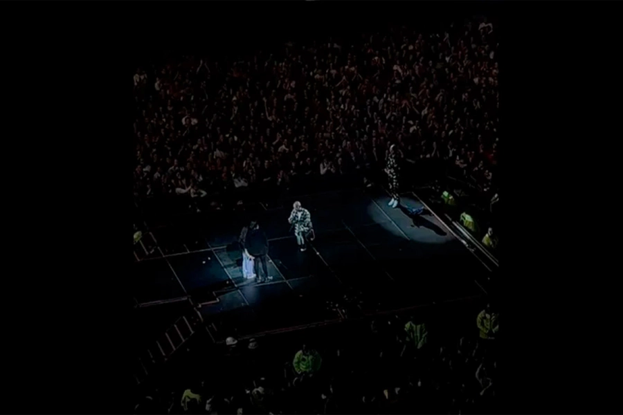 Conmovedor momento en el show de Ke Personajes (fotoLa Pir&aacute;mide)