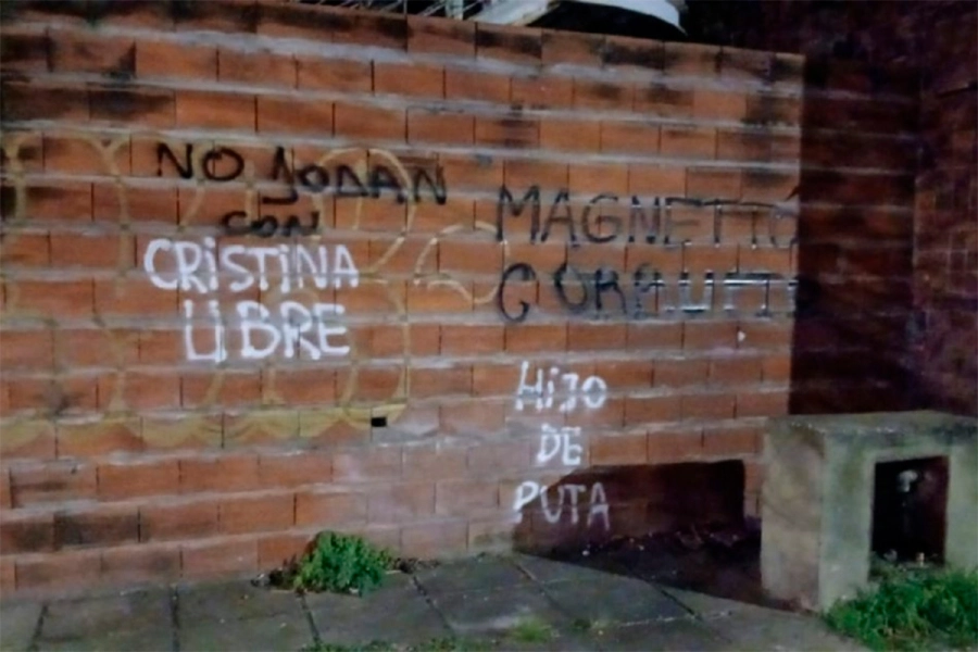 Demoran a cinco jóvenes en Paraná por pintadas políticas (foto Radio La Voz)