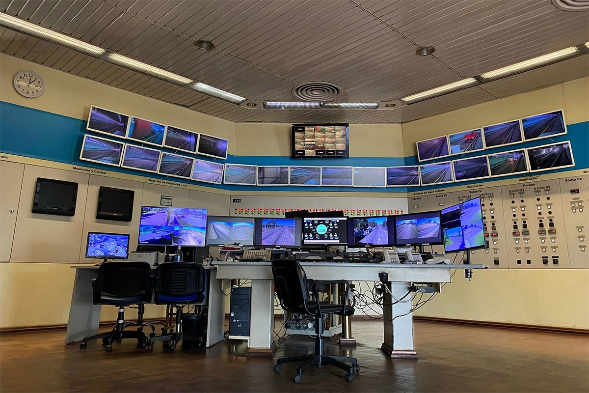 Renovarán los monitores de la sala de comando del túnel subfluvial Renovarán los monitores de la sala de comando del túnel subfluvial