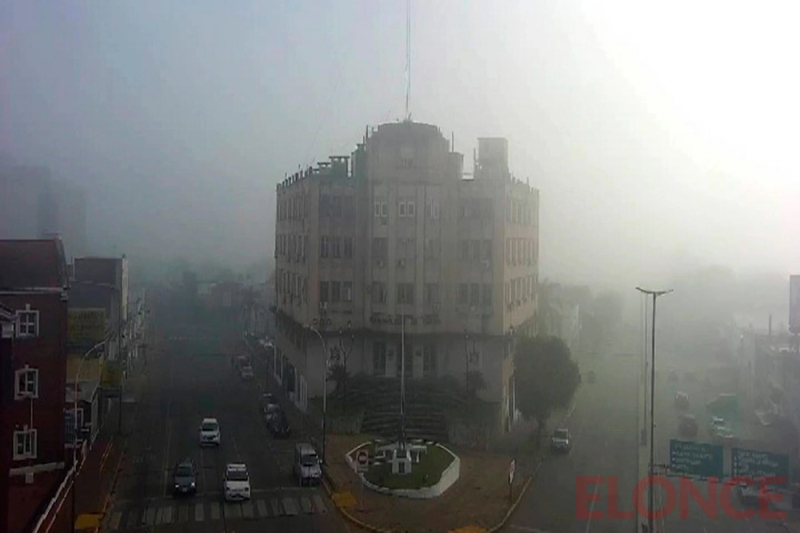 Zona Cinco Esquinas, bajo niebla (foto Elonce)