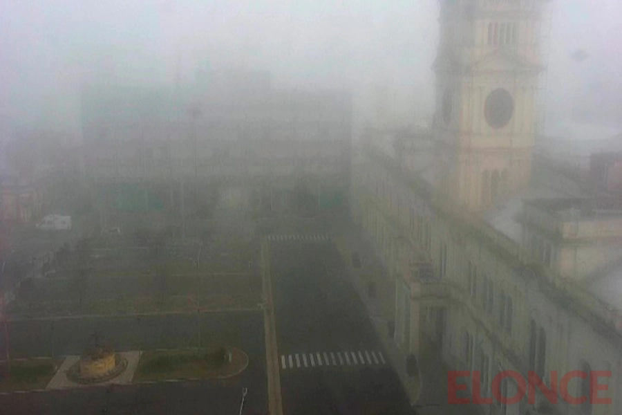 Paran&aacute; permanece nublado y con niebla (foto Elonce)