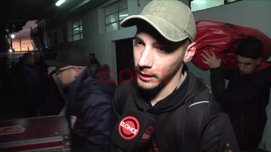 Rom&aacute;n Peralta tuvo sus primeros minutos en la Primera. Foto: Elonce.