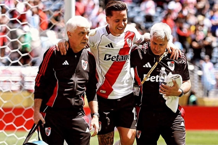 Driussi al retirarse del campo de juego. Redes