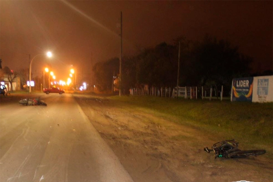 Chocaron una moto y una bicicleta