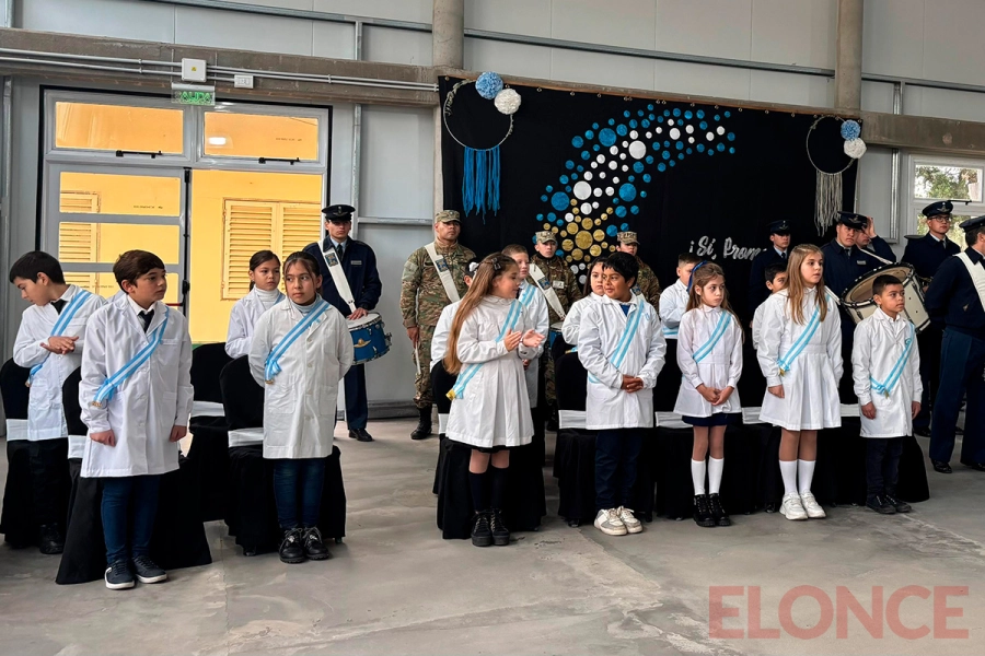 Alumnos de escuelas de La Picada prometieron lealtad a la Bandera