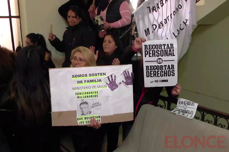 ATE protest&oacute; por recorte de horas extra y contratos (foto Elonce)