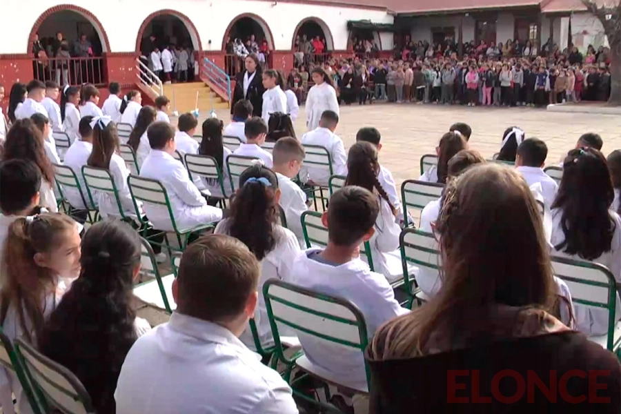 &ldquo;Es un orgullo&rdquo;: alumnos de la Escuela Maestro Entrerriano honraron a la Bandera Nacional