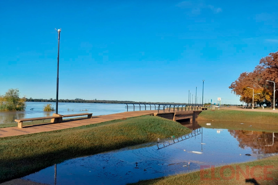 Creciente ordinaria del r&iacute;o Uruguay en Concordia (foto Elonce)