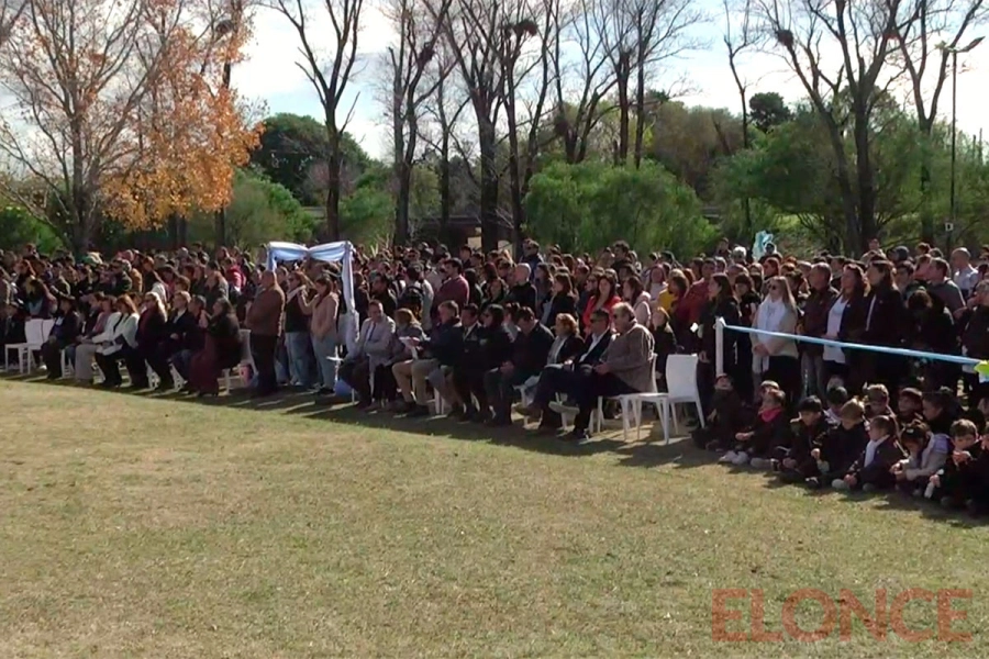 Ni&ntilde;os de San Benito prometieron lealtad a la Bandera