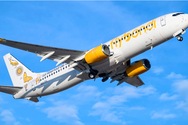 Aerolínea donará pasajes a los alumnos estafados por preceptora que se patinó el dinero del viaje