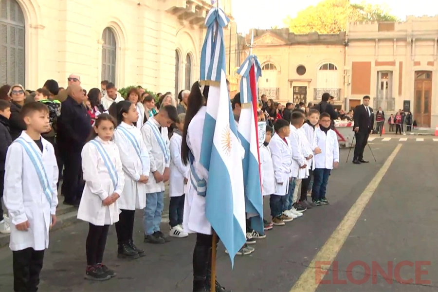 Acto por el D&iacute;a de la Bandera