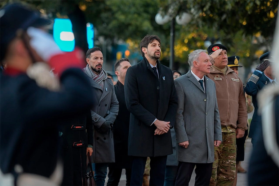 Acto por el D&iacute;a de la Bandera en Paran&aacute;. Municipio