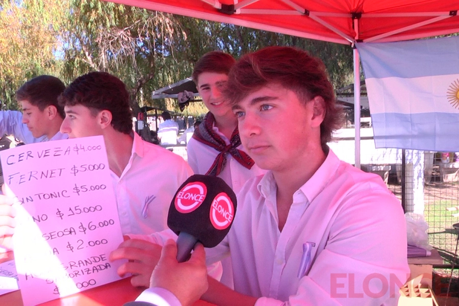 Almuerzo patrio en el CAE por el D&iacute;a de la Bandera (foto Elonce)