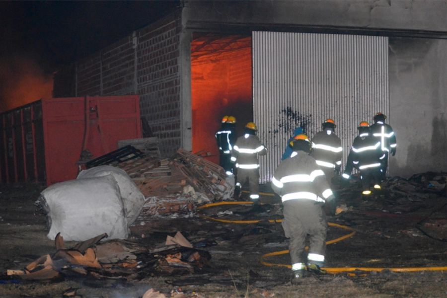 Se quem&oacute; un galp&oacute;n en Urdinarrain (foto UrdiDigital)