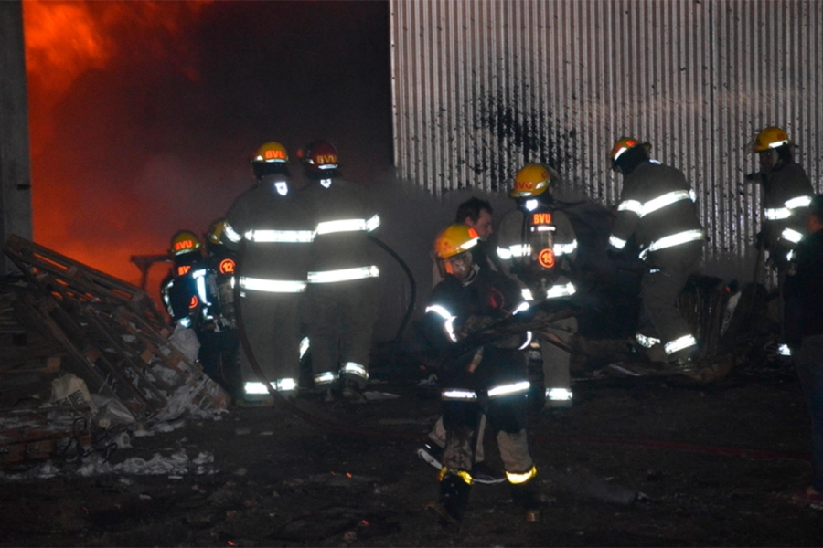Se quem&oacute; un galp&oacute;n en Urdinarrain (foto UrdiDigital)