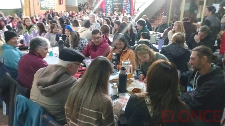 Gran mate bingo en la secundaria N&ordm;36 (ex Comercio N&ordm;1) (foto Elonce)