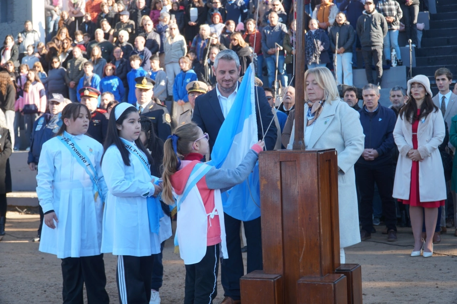 Promesa a la bandera en Col&oacute;n (foto Municipalidad de Col&oacute;n)