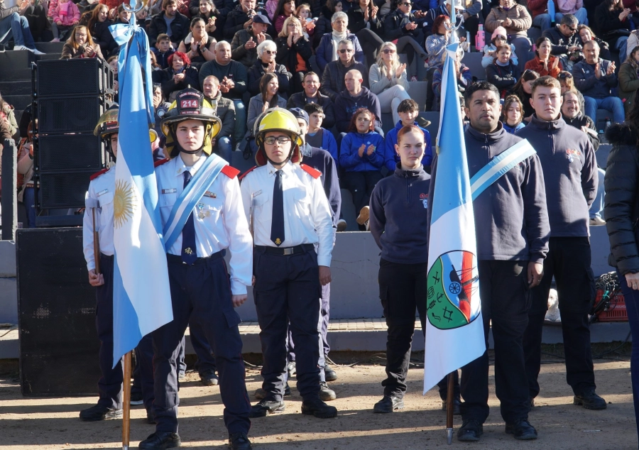 Promesa a la bandera en Col&oacute;n (foto Municipalidad de Col&oacute;n)