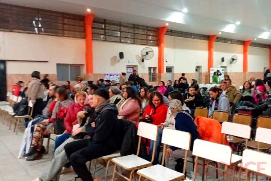 Peña folcl&oacute;rica del Grupo Scout Juan Pablo II en Paran&aacute; (foto Elonce)