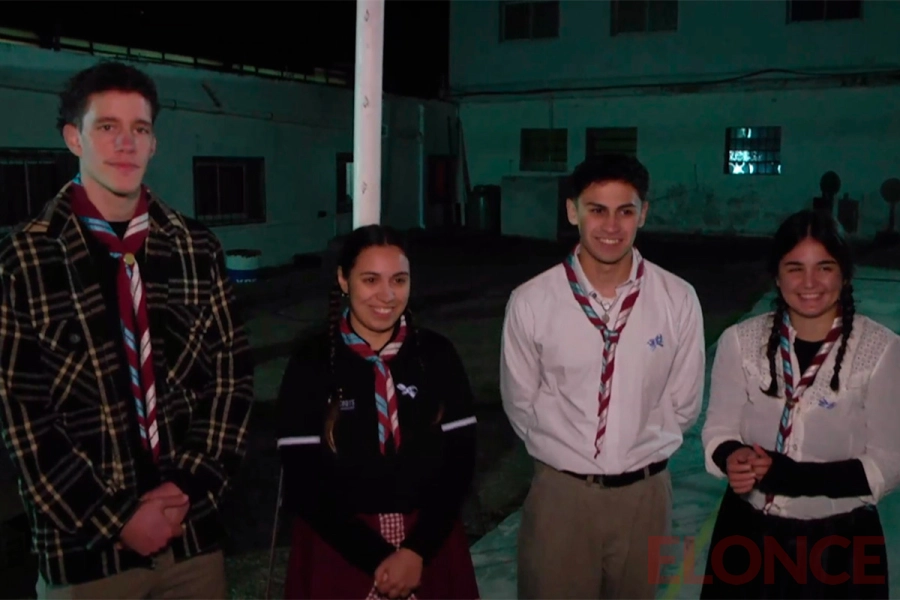 J&oacute;venes del Grupo Scout Juan Pablo II en Paran&aacute; (foto Elonce)