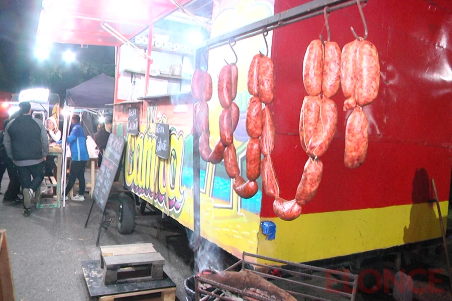 Patio gastron&oacute;mico de la Feria de Artesanos (foto Elonce)