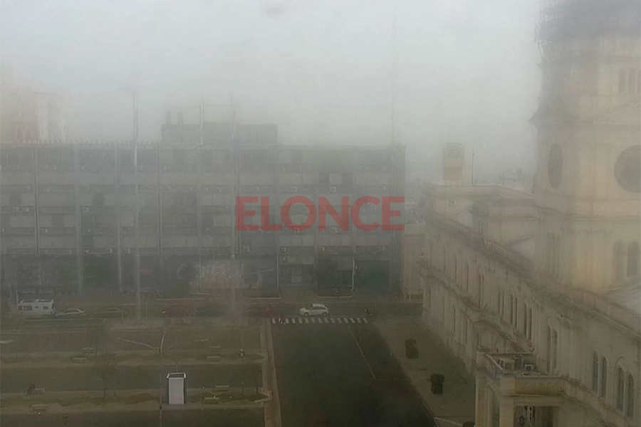 Manto de neblina volvi&oacute; a cubrir la ciudad de Paran&aacute;