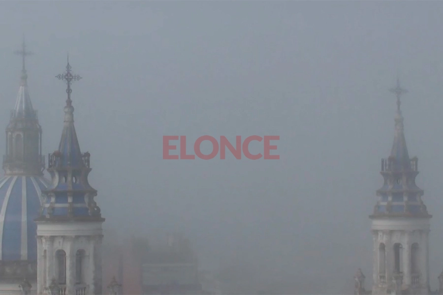 Manto de neblina volvi&oacute; a cubrir la ciudad de Paran&aacute;