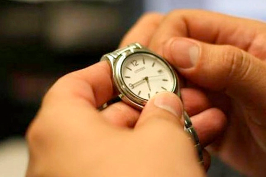 Buscan cambiar el huso horario. Archivo