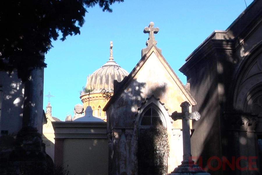 Cementerio municipal de Paran&aacute; (foto Elonce)