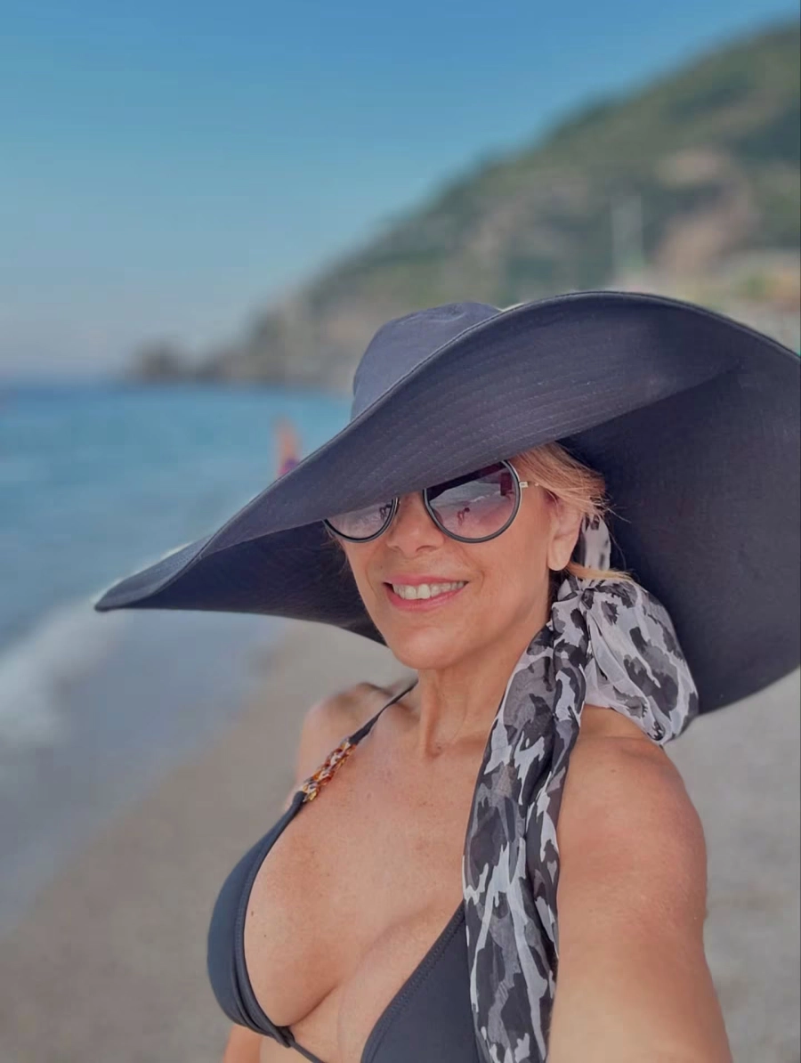 Iliana Calabró impactó con su sumbrero. Instagram