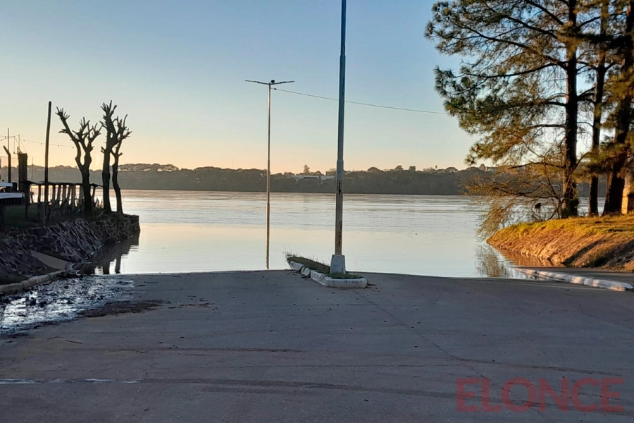 Creciente del r&iacute;o Uruguay en Concordia (foto Elonce)