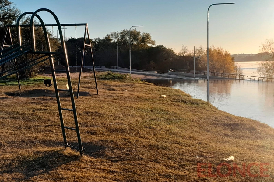Creciente del r&iacute;o Uruguay en Concordia (foto Elonce)