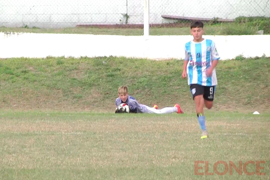 Jornada de f&uacute;tbol juvenil en el Club Don Bosco de Paran&aacute; (foto Elonce)