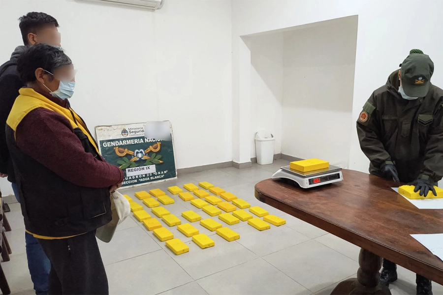 Intentaron cruzar el r&iacute;o con 37 kilos de coca&iacute;na. Gendarmer&iacute;a Nacional