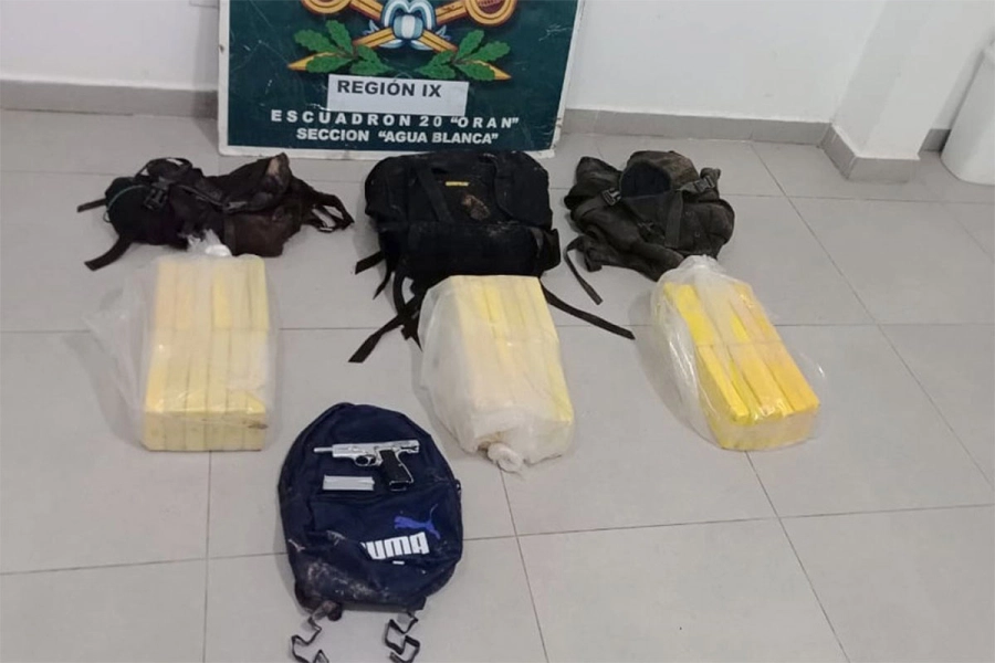 Intentaron cruzar el r&iacute;o con 37 kilos de coca&iacute;na. Gendarmer&iacute;a Nacional