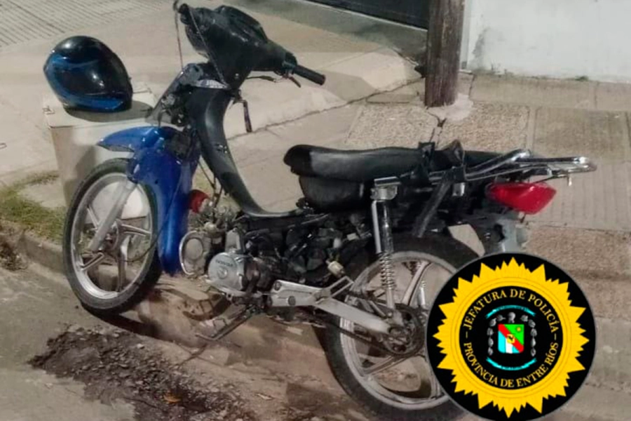 Así qued&oacute; la moto tras el choque (foto Polic&iacute;a de Entre R&iacute;os)