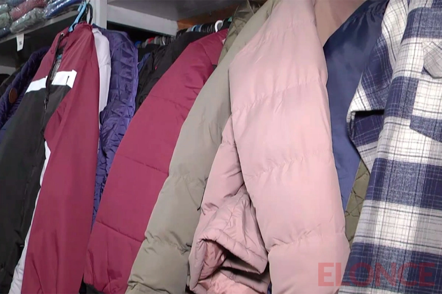 Con el fr&iacute;o, crece la demanda de camperas y camisetas térmicas