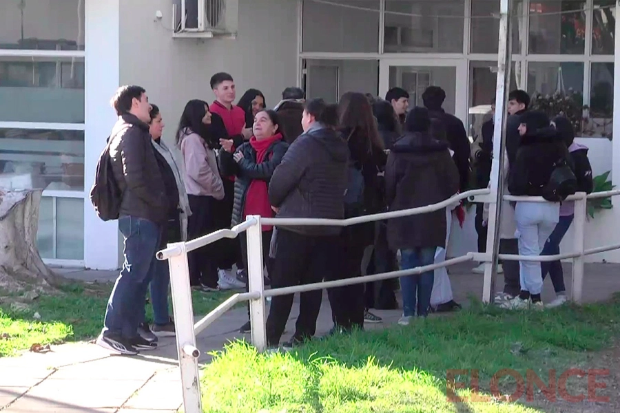 Estudiantes recorrieron la planta de Cotapa (foto Elonce)