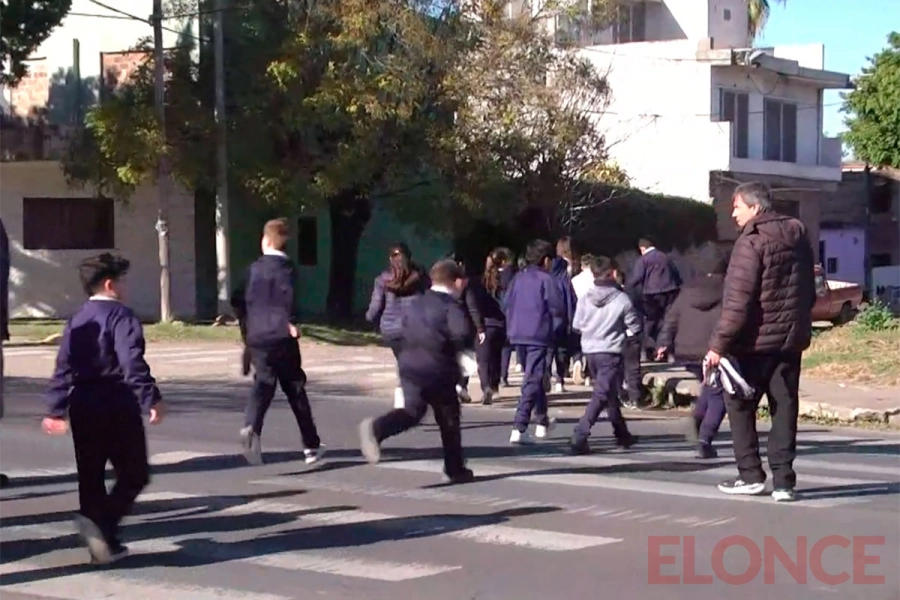 Limpieza y concientizaci&oacute;n ambiental en el arroyo Colorado