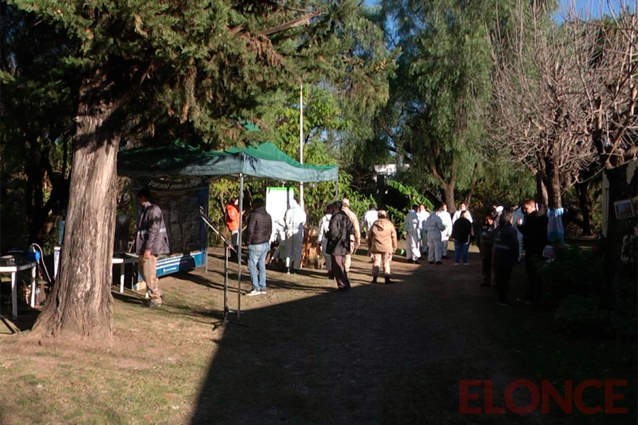 Limpieza y concientizaci&oacute;n ambiental en el arroyo Colorado