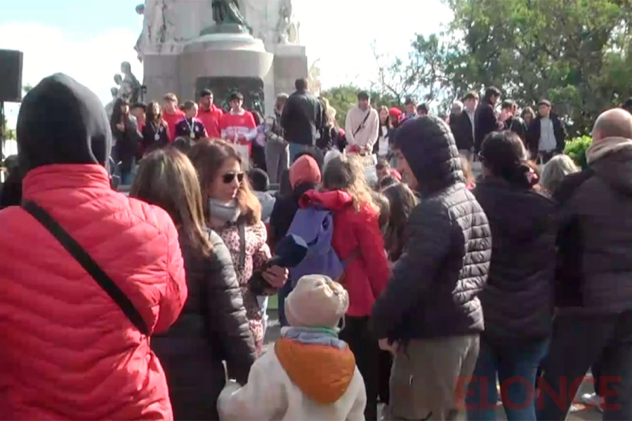 Paran&aacute; festeja sus 212 años