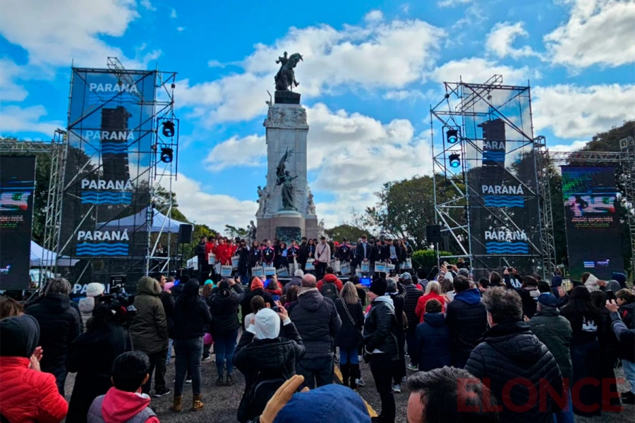 ntregaron premios deportivos a j&oacute;venes durante el festival