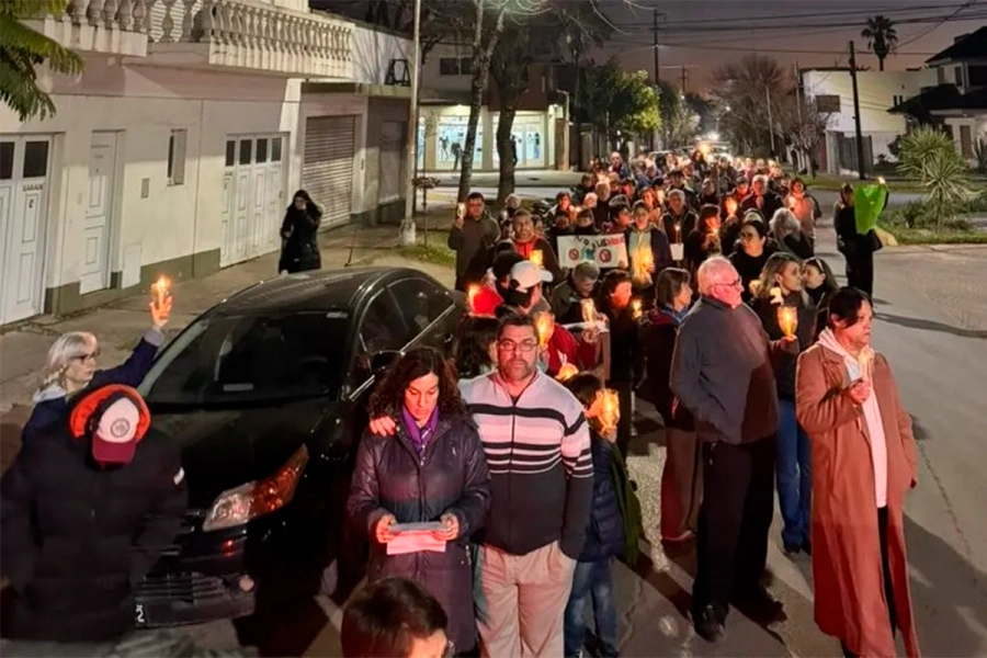 Marcha de antorchas en San José (foto Infopalmares)