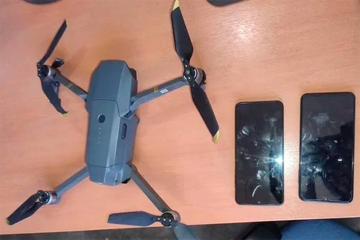 Los celulares que llevaba el drone