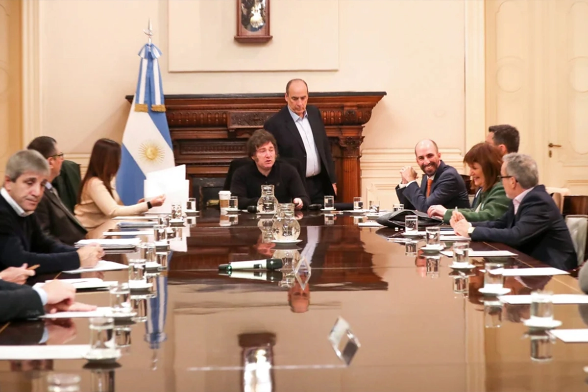 Milei convocó a una reunión de Gabinete tras el fallo judicial en EE.UU.