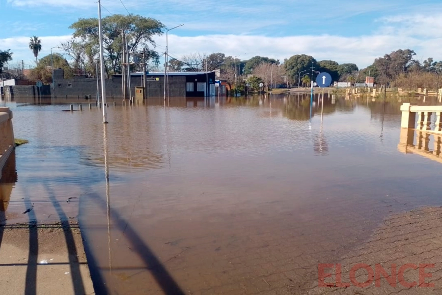 Creciente del r&iacute;o Uruguay en Concordia (foto Elonce)