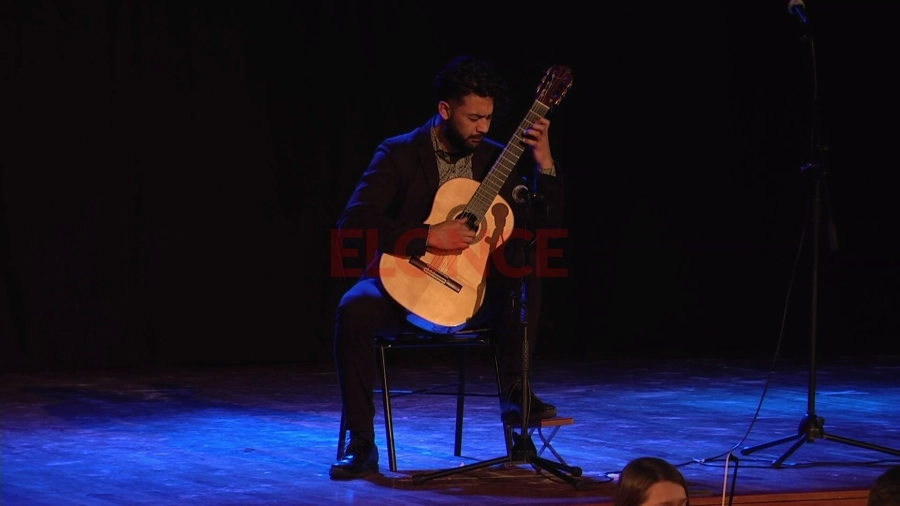 Postal de la gala art&iacute;stica. Foto: Elonce.